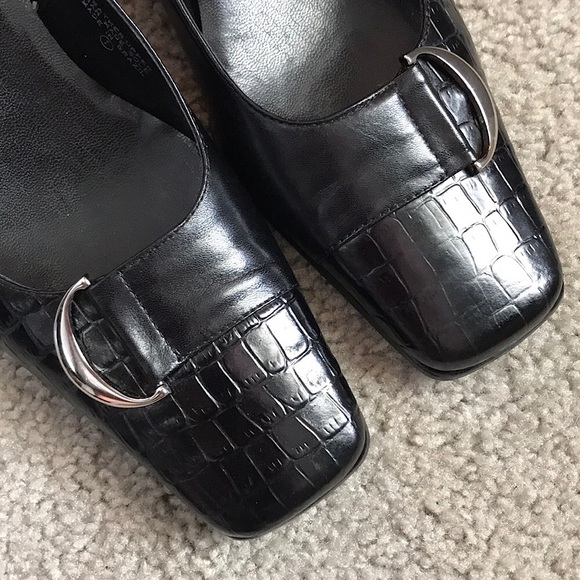 Etienne Aigner Reptile Embossed Black Patent Leather Block Heels, 8.5 N - Picture 3 of 10